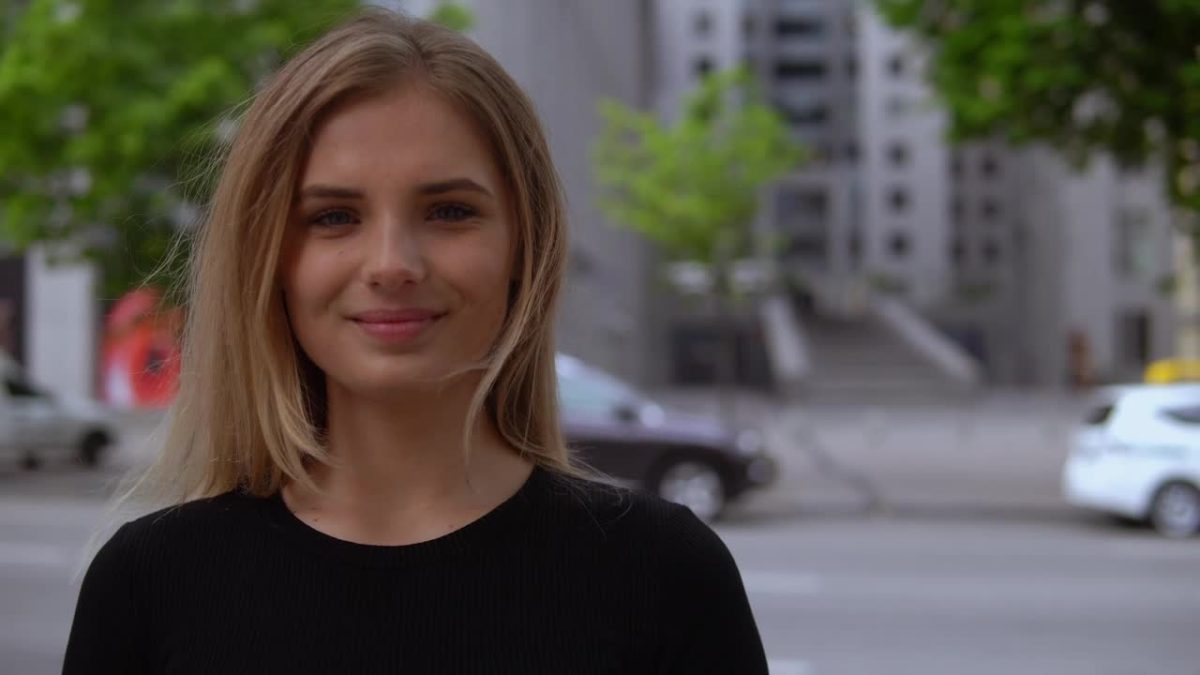 Blonde Girl Smiling Head On On The Street 4815 Medium